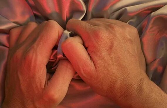 Male point G and sponge stimulation